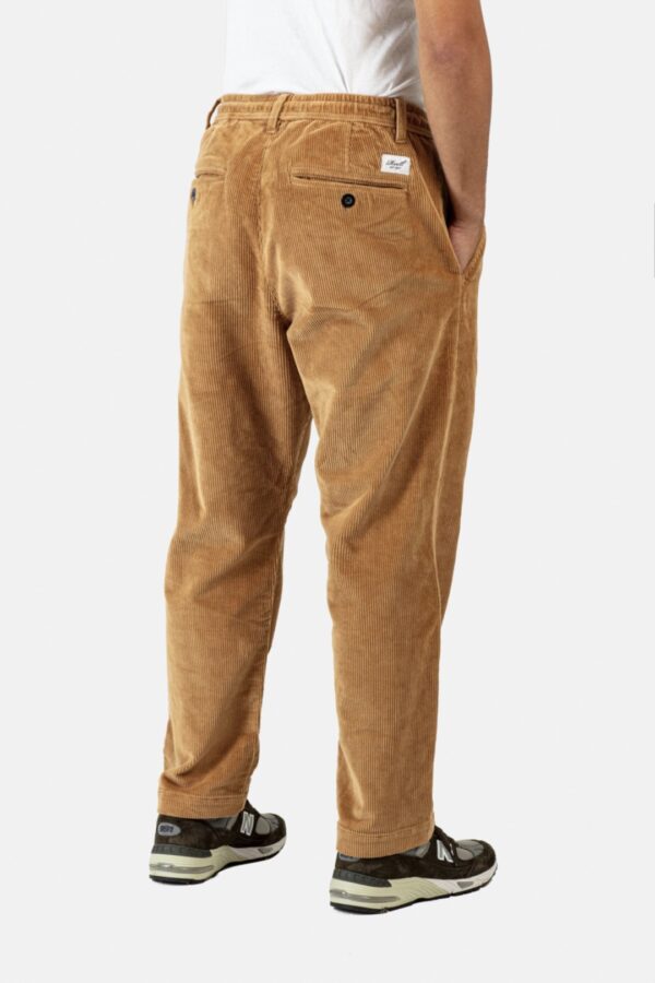 REELL Pantalon pana " Reflex Loose Chino Cord " color tostado