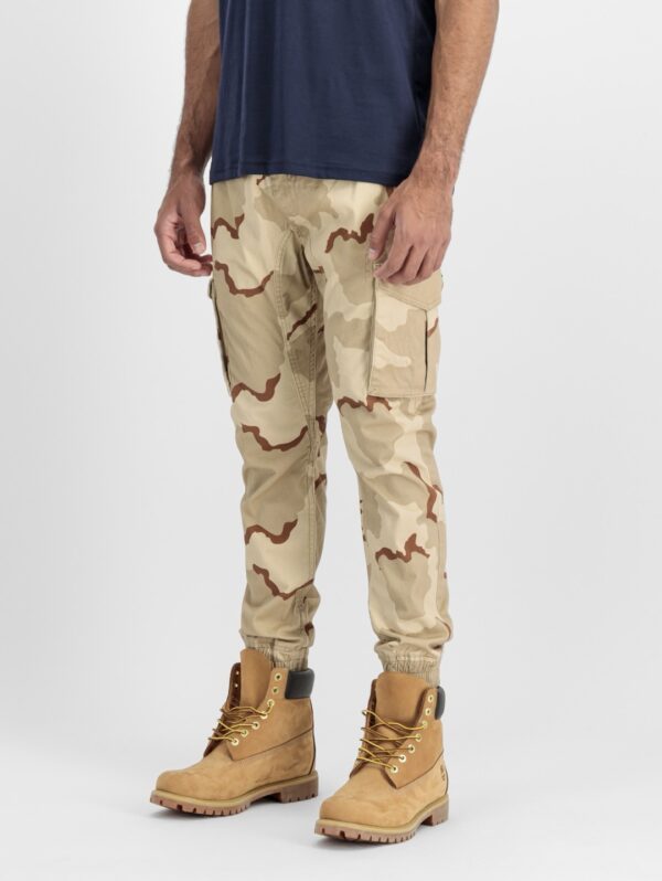 ALPHA INDUSTRIESPantalon"Cotton Twill Jogger Camo Pant"camuflage beige