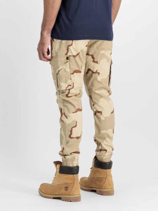 ALPHA INDUSTRIESPantalon"Cotton Twill Jogger Camo Pant"camuflage beige