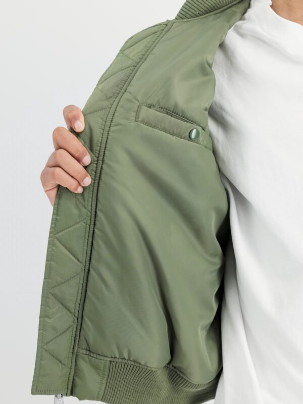 ALPHA INDUSTRIESBomber"MA-1 Camo Back Embroidery"color verde