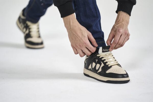 BUTNOT Sneakers " Saturno " color negro