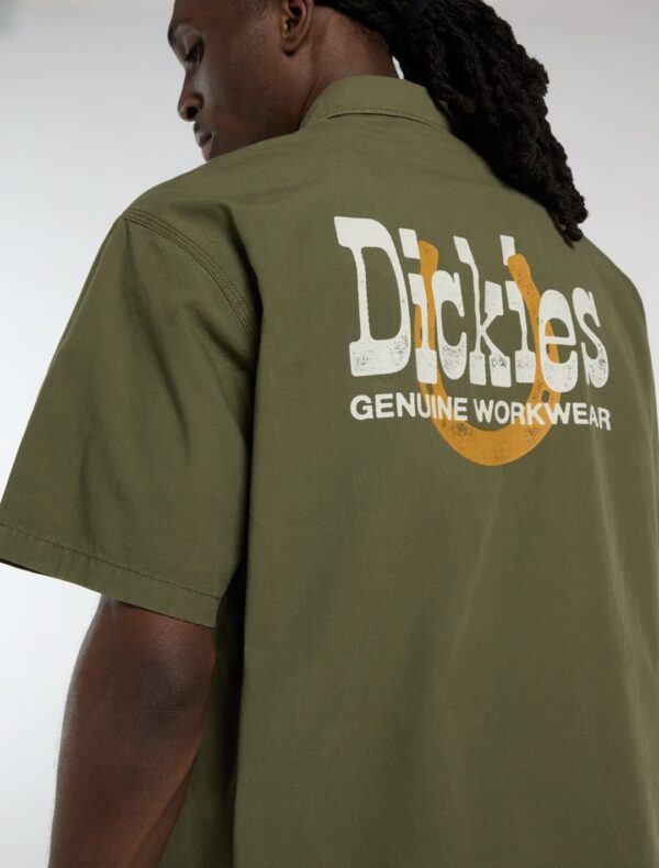 DIKIESCamisa"VERNAL SHIRT SS CYPRESS"color verde