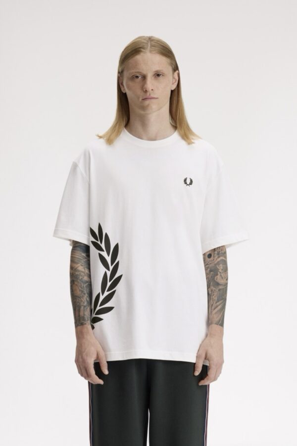 FRED PERRYCamiseta"Con logotipo laurel"color blanco