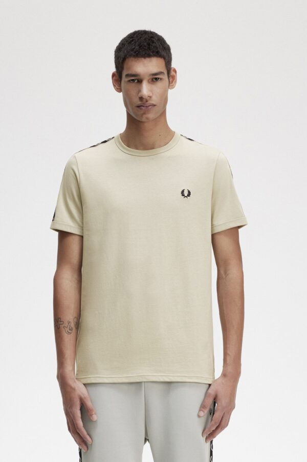 FRED PERRY Camiseta " Contrast Tape Ringer " color crudo