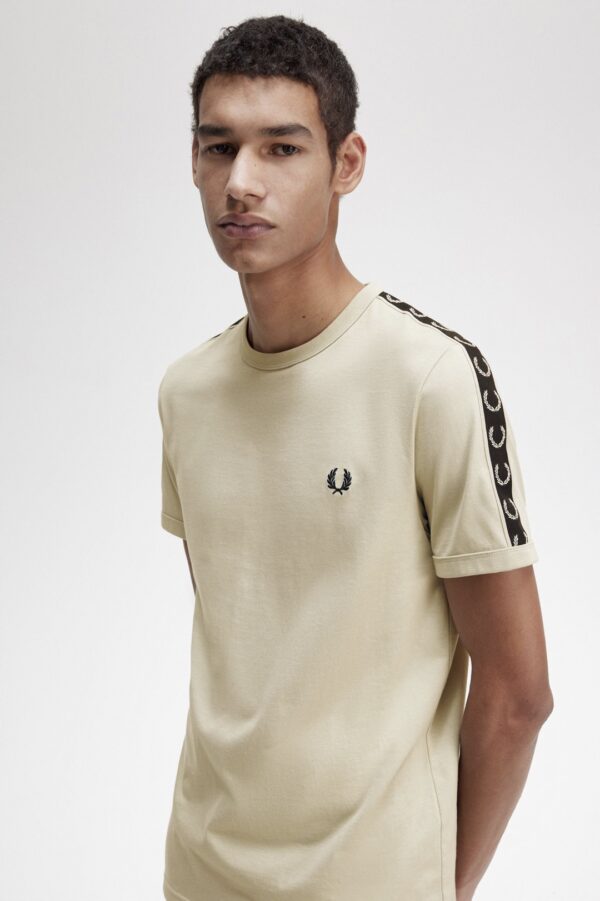 FRED PERRY Camiseta " Contrast Tape Ringer " color crudo