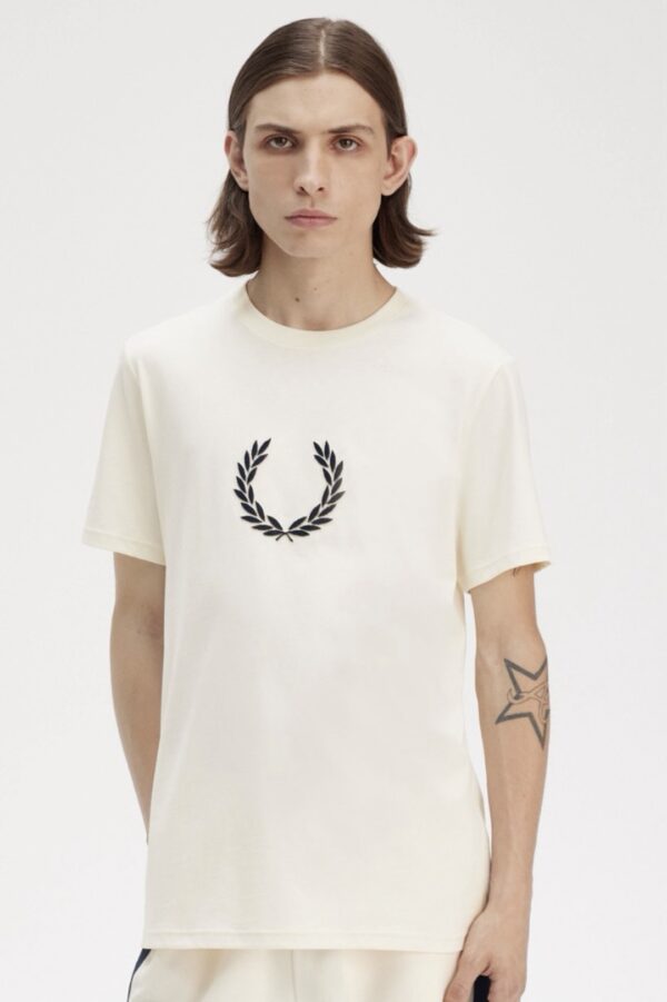 FRED PERRY Camiseta "TEXTURED LAUREL WREATH T-SHIRT"color crudo