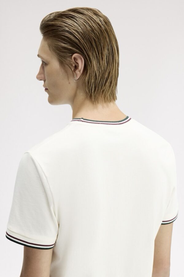 FRED PERRYCamiseta"TWIN TIPPED T-SHIRT"color crudo