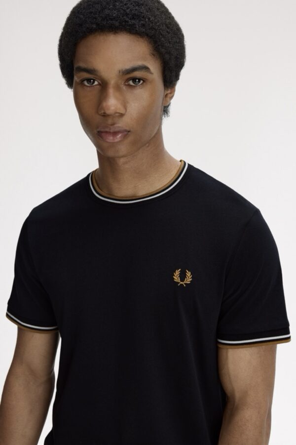 FRED PERRYCamiseta"TWIN TIPPED T-SHIRT"color negro