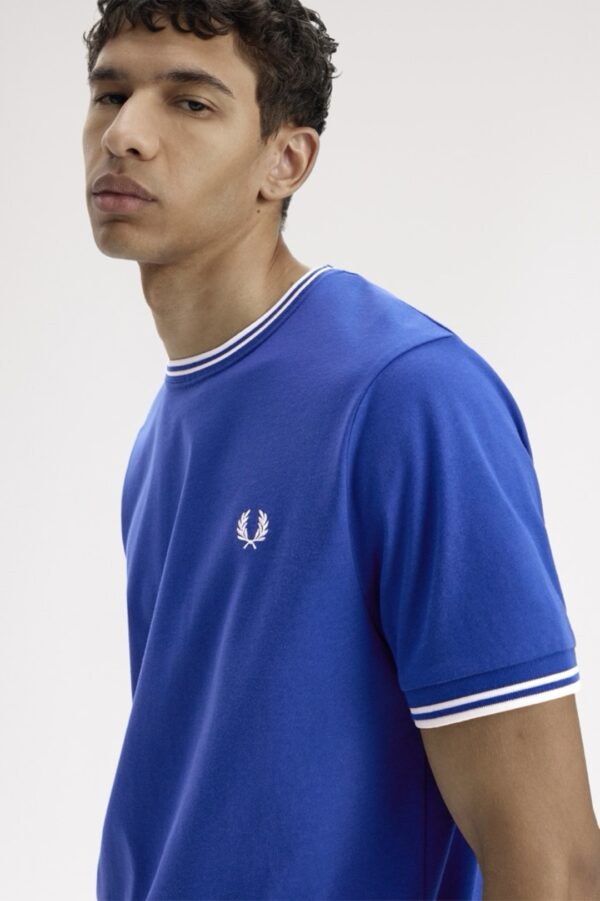 FRED PERRYCamiseta"TWIN TIPPED T-SHIRT"color marino