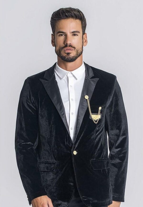 GIANNI KAVANGH  Americana de terciopelo color negro