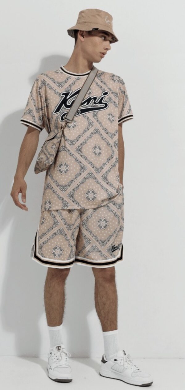 KARL KANI Bermudas " Varsity Paisley Mesh " color beige