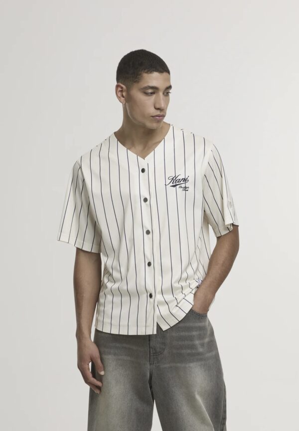 KARL KANICamiseta"Cursive Varsity Pinstripe Cropped Baseball Jersey"color blanco