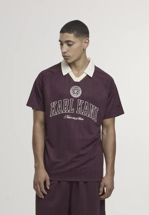 KARL KANICamiseta"Heritage Emblem Shadow Pinstripe Soccer Jersey"color rojo