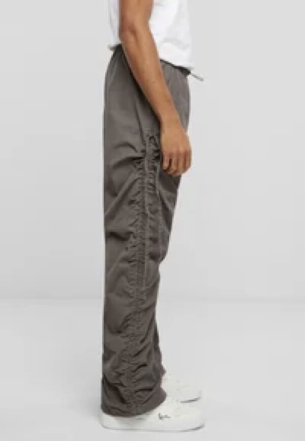 KARL KANI Pantalon " KK Small Signature Gathering Parachute Pants anthracite " color gris