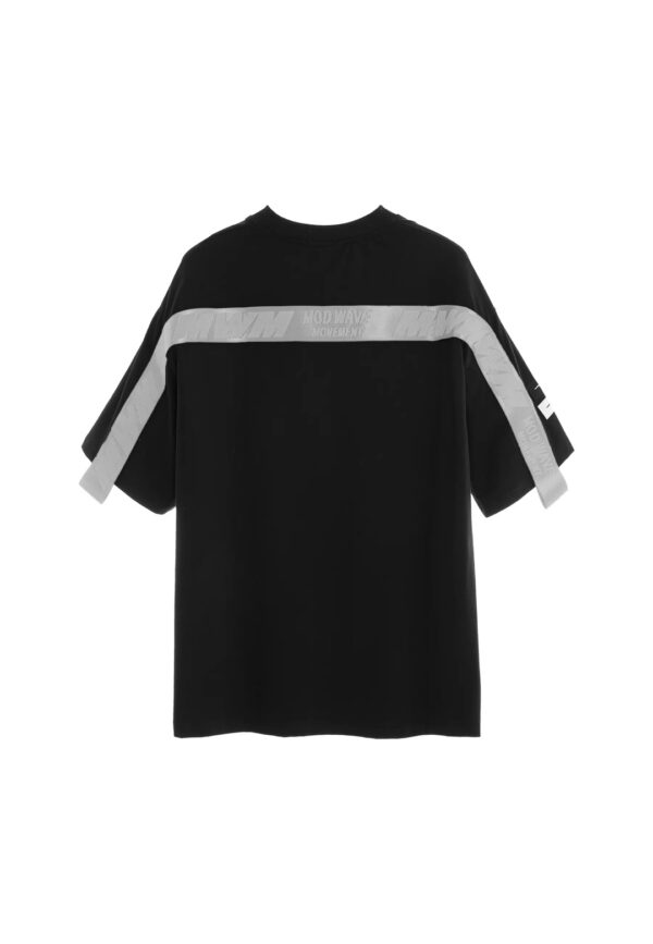 MOD WAVE MOVEMENTCamiseta"Black Metal Tape Detail Regular Fit Tee"color negro