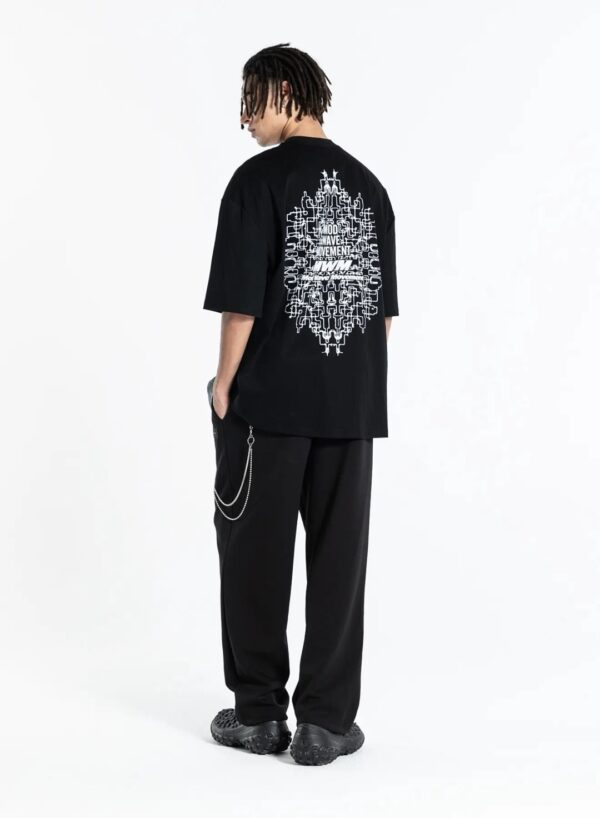 MOD WAVE MOVEMENTCamiseta"Faces Print Ultra-Oversized Tee"color negro