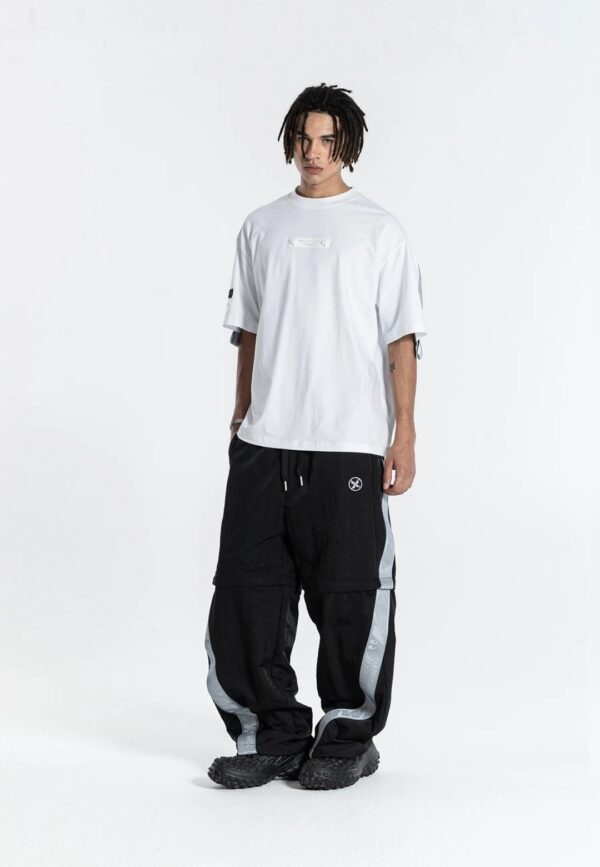 MOD WAVE MOVEMENTCamiseta"Metal Tape Detail Regular Fit Tee"color blanco