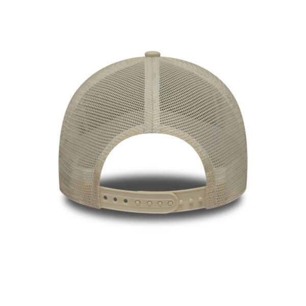 NEW ERAGorra"OUTLINE EF TRUCKER NEYYAN LTCCHS"color beige