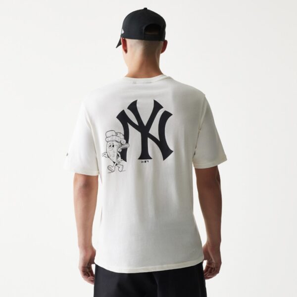 NEW ERACamiseta"MLB FOOD GRPHC REG TEE NEYMET OWHITE"color blanco
