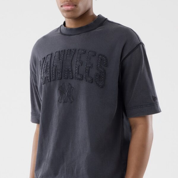 NEW ERACamiseta"MLB WASHED BOXY TEE NEYYAN BLK"color negro