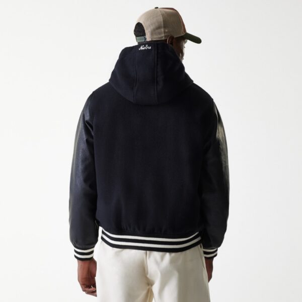 NEW ERAChaqueta"NE HOODED VRSTY JCKT NEWERA BLK"color negro