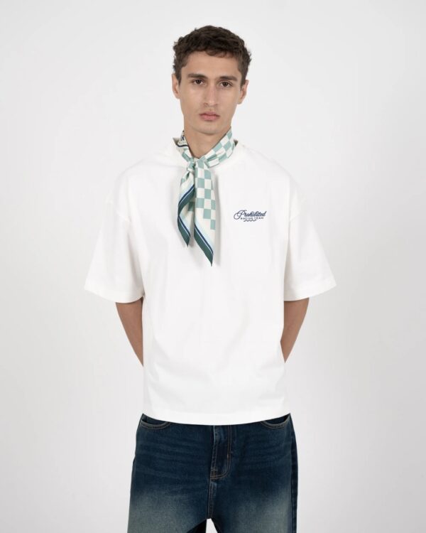 PROHIBITEDCamiseta"Cyclists Tee Off-White"color blanco