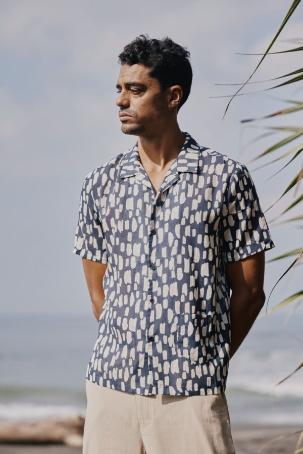 RELIGION Camisa " LIQUID ABSTRACT SHIRT " color negro-crudo