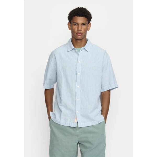 REVOLUTION Camisa "Oversize Short-sleeved Shirt" color azul