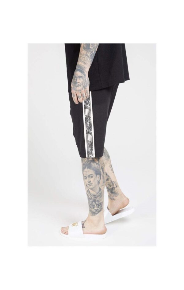 SIKSILK  Bermuda " Zonal Runner " color negro