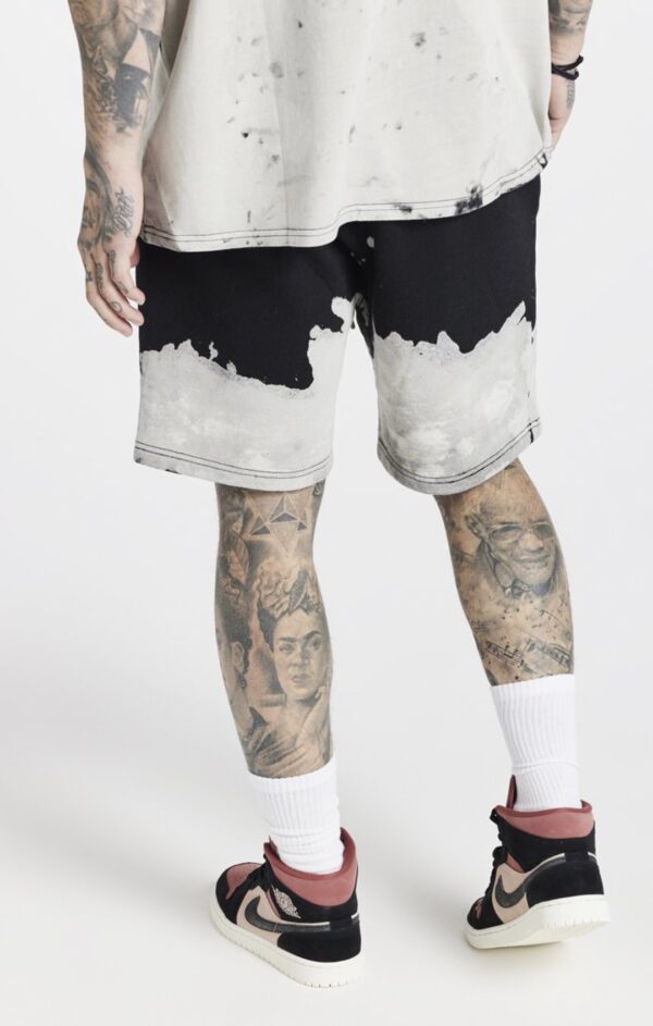 SIKSILK Bermuda " x Steve Aoki Bleach Wash  " color negro-blanco