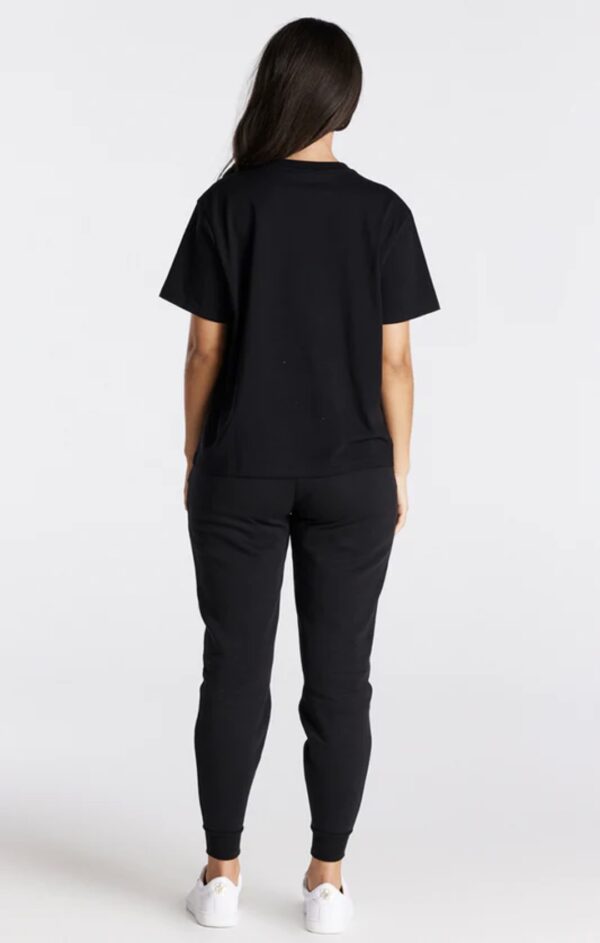 SIKSILK Camiseta " Essential Boyfriend " color negro