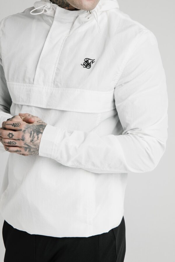 SIKSILK Cortavientos con capucha " Energy "color blanco