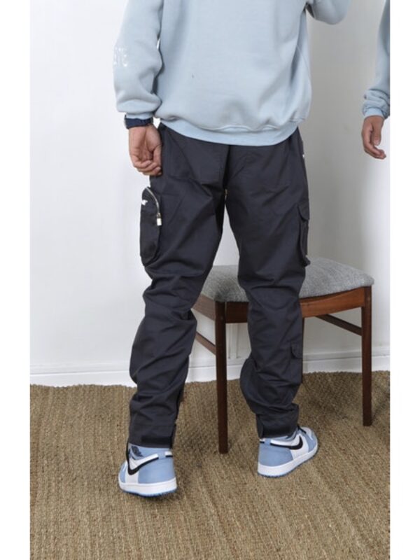 SIXTH JUNE Pantalon " Cargo Asymetrical " color marino