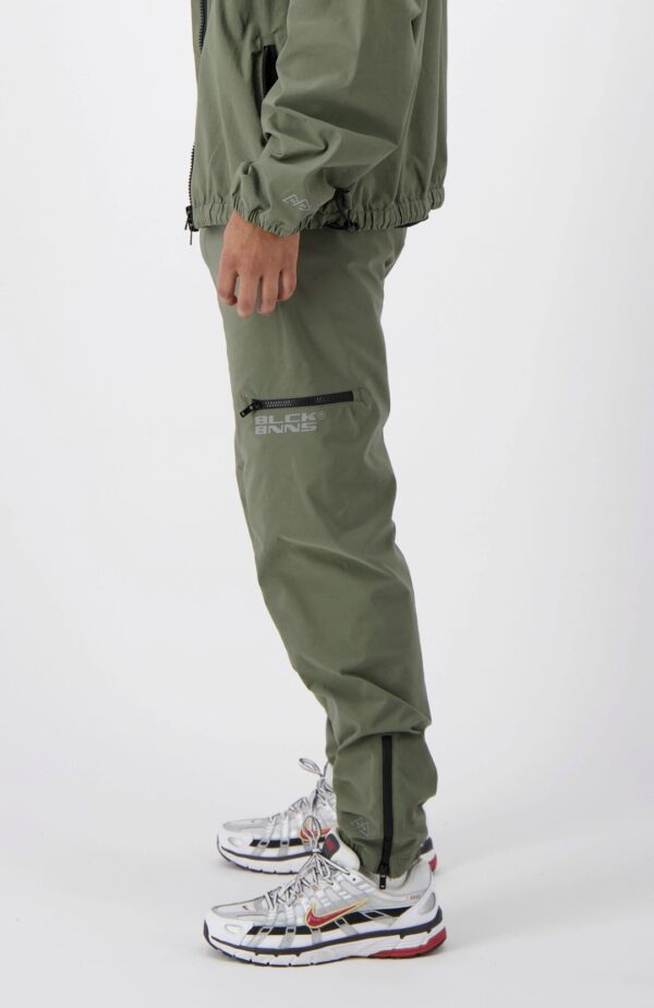 BLACK BANANAS Pantalon " INITIAL TECH TRACKPANTS " color verde