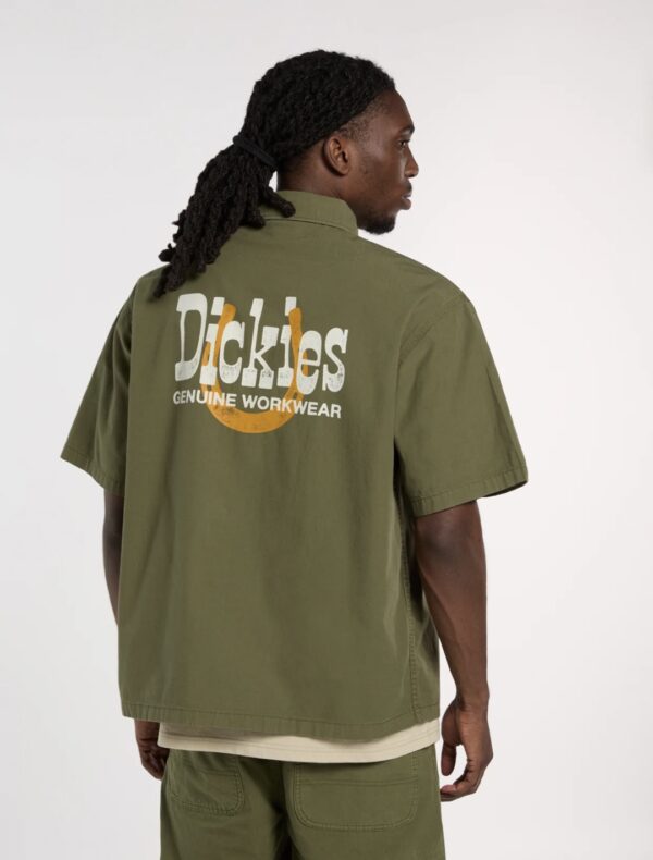 DIKIESCamisa"VERNAL SHIRT SS CYPRESS"color verde