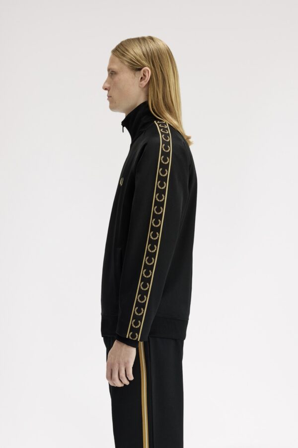 FRED PERRYChaqueta"Con contraste"color negro