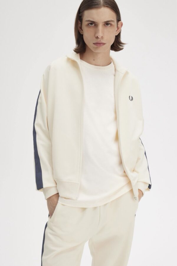 FRED PERRY Cjaqueta "CONTRAST TAPE TRACK JACKET"color crudo