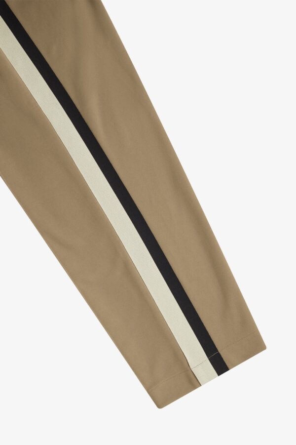 FRED PERRY Pantalon " TAPE DETAIL TRACK PANT " color beige