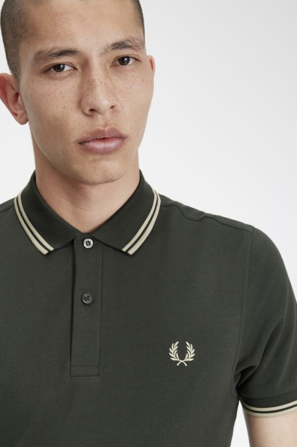 FRED PERRY Polo " TWIN TIPPED FRED PERRY SHIRT " color marron