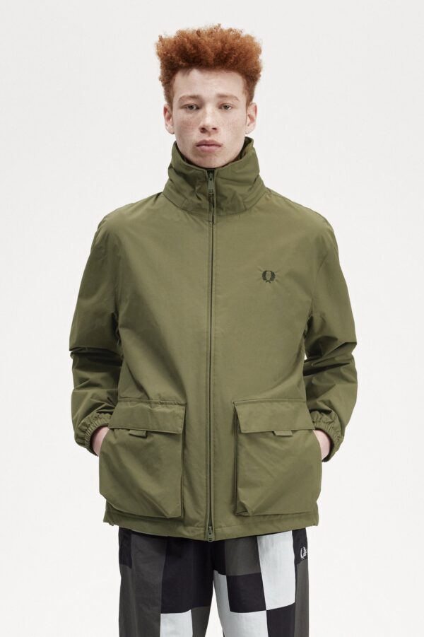 FRED PERRY Chaqueta " Patch Pocket Zip Through Jacket " color verde