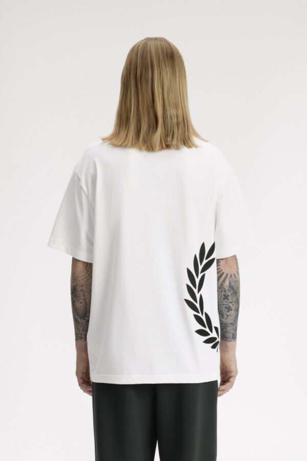FRED PERRYCamiseta"Con logotipo laurel"color blanco