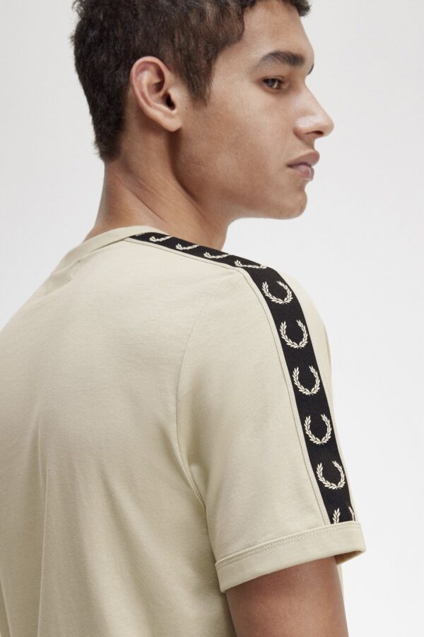FRED PERRY Camiseta " Contrast Tape Ringer " color crudo