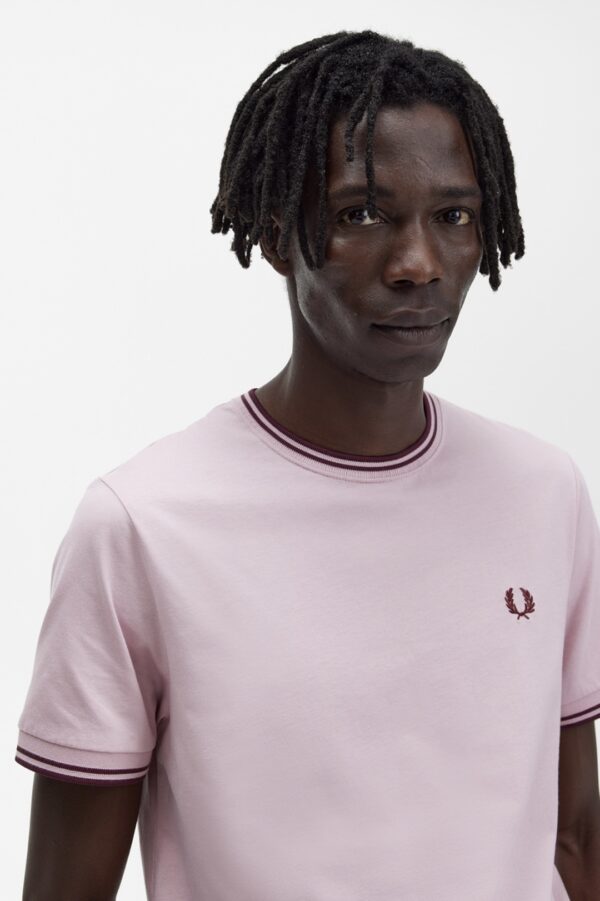 FRED PERRY Camiseta " Twin Tipped " color rosa