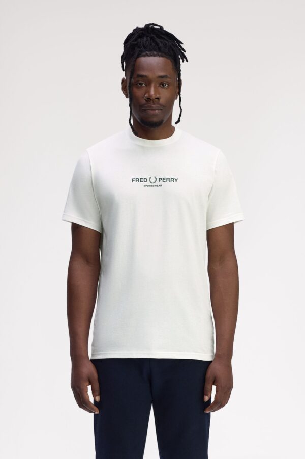 FRED PERRYCamiseta"FRED PERRY SPORTSWEAR T-SHIRT"color crudo