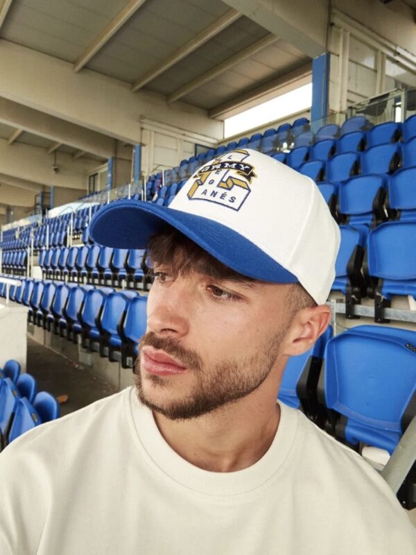 GRIMEY Gorra " LEGA X GRMY WE ALWAYS DREAMING CURVED VISOR SNAPBACK CAP " color blanco roto