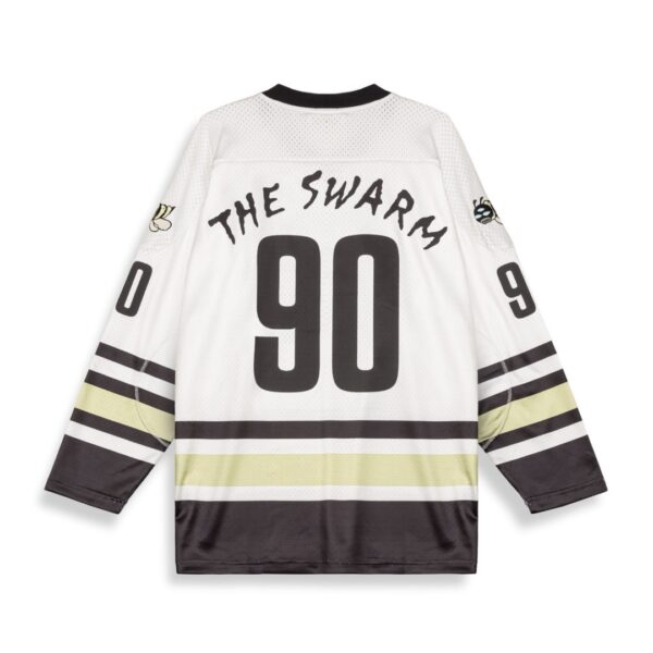 GRIMEYCamiseta"THE SWARM DC SHOES X GRIMEY HOCKEY JERSEY"color blanco roto