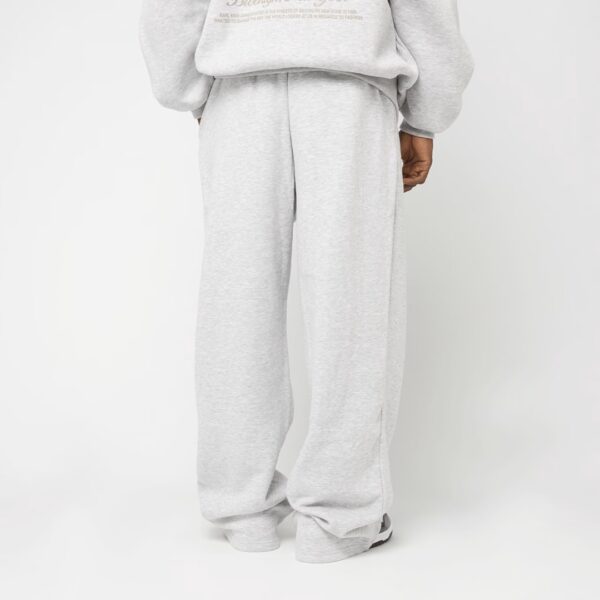KARL KANIPantalon"Kani Script Straight Leg Sweatpants"color gris