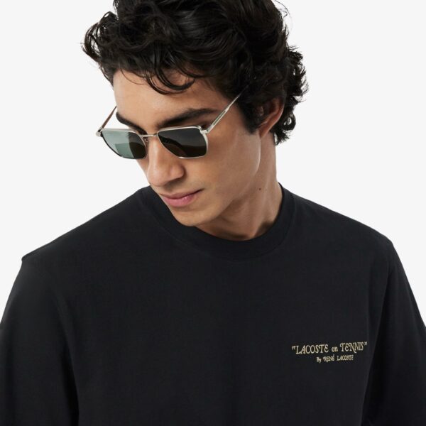 LACOSTECamiseta"Classic Fit Back Print and Embroidery Detail T-shirt"color negro