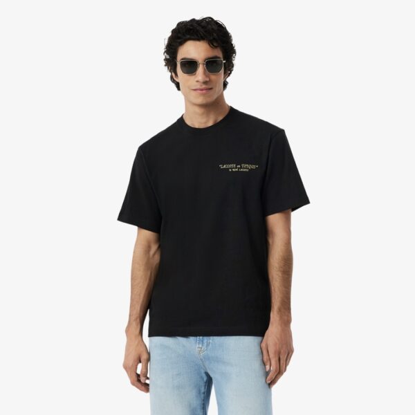 LACOSTECamiseta"Classic Fit Back Print and Embroidery Detail T-shirt"color negro