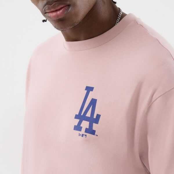 NEW ERACamiseta"MLB CAP GRPHC OS TEE LOSDOD PKR"color rosa